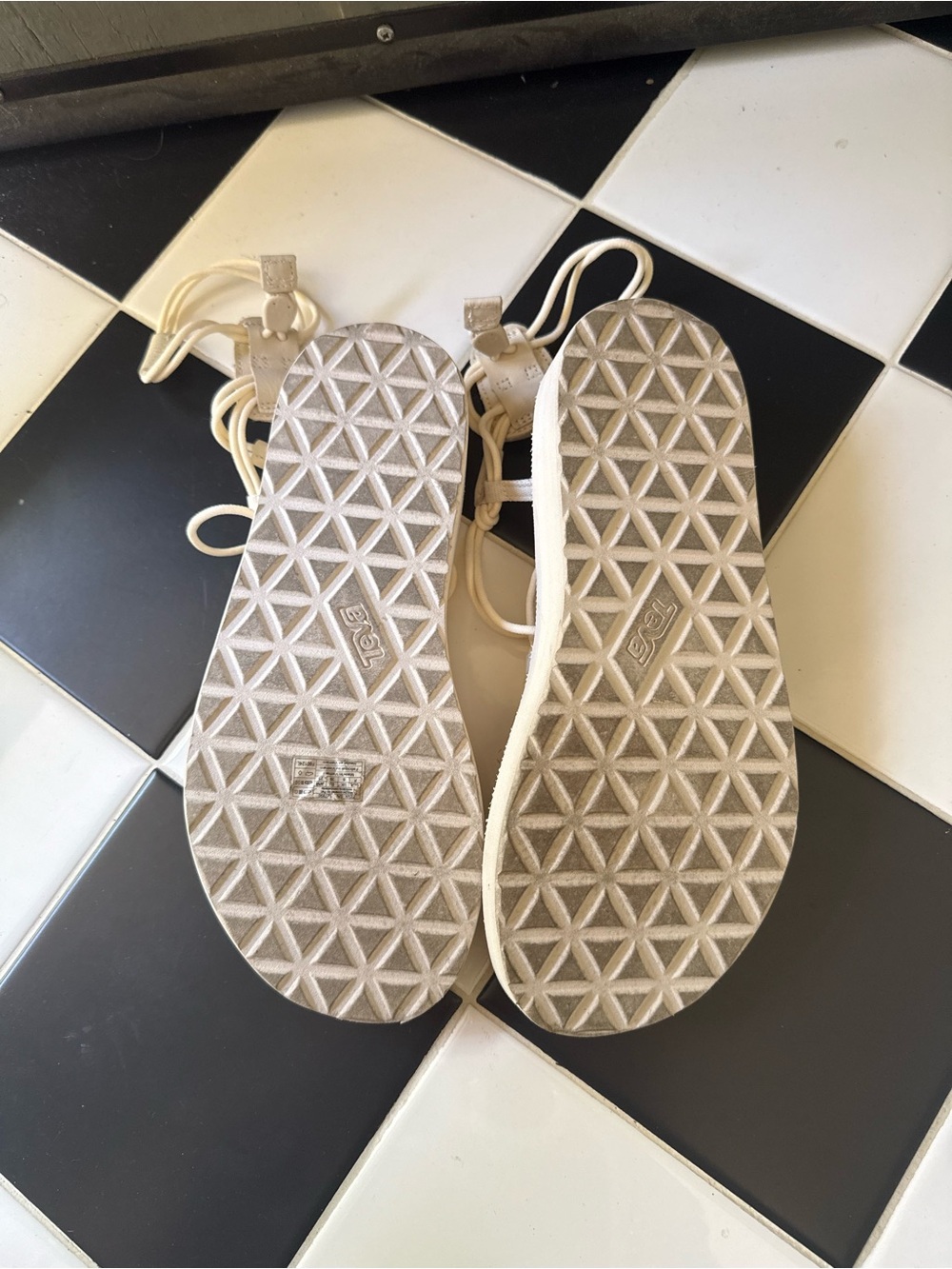 Teva Midform Infinity Sandals US8/39 - Picture 3 of 5